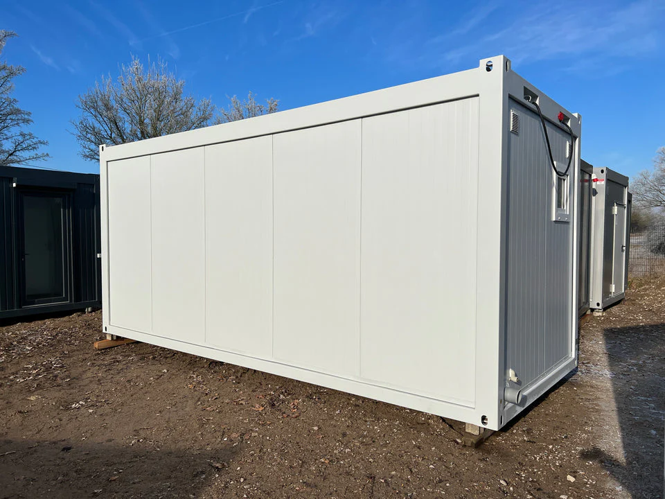 module sanitaire 6×2,44 m avec 5 wc module sanitaire 6×2,44 m avec 5 wc