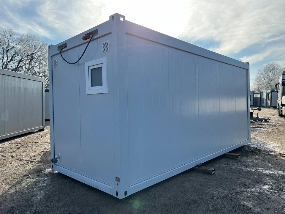 module sanitaire 6×2,44 m avec 5 wc module sanitaire 6×2,44 m avec 5 wc