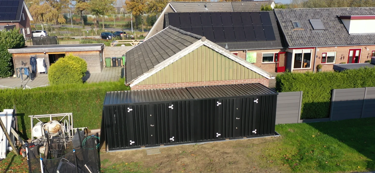 contentor desmontável padrão 8 x 2 m – preto ral 9005 contentor desmontável padrão 8 x 2 m – preto ral 9005